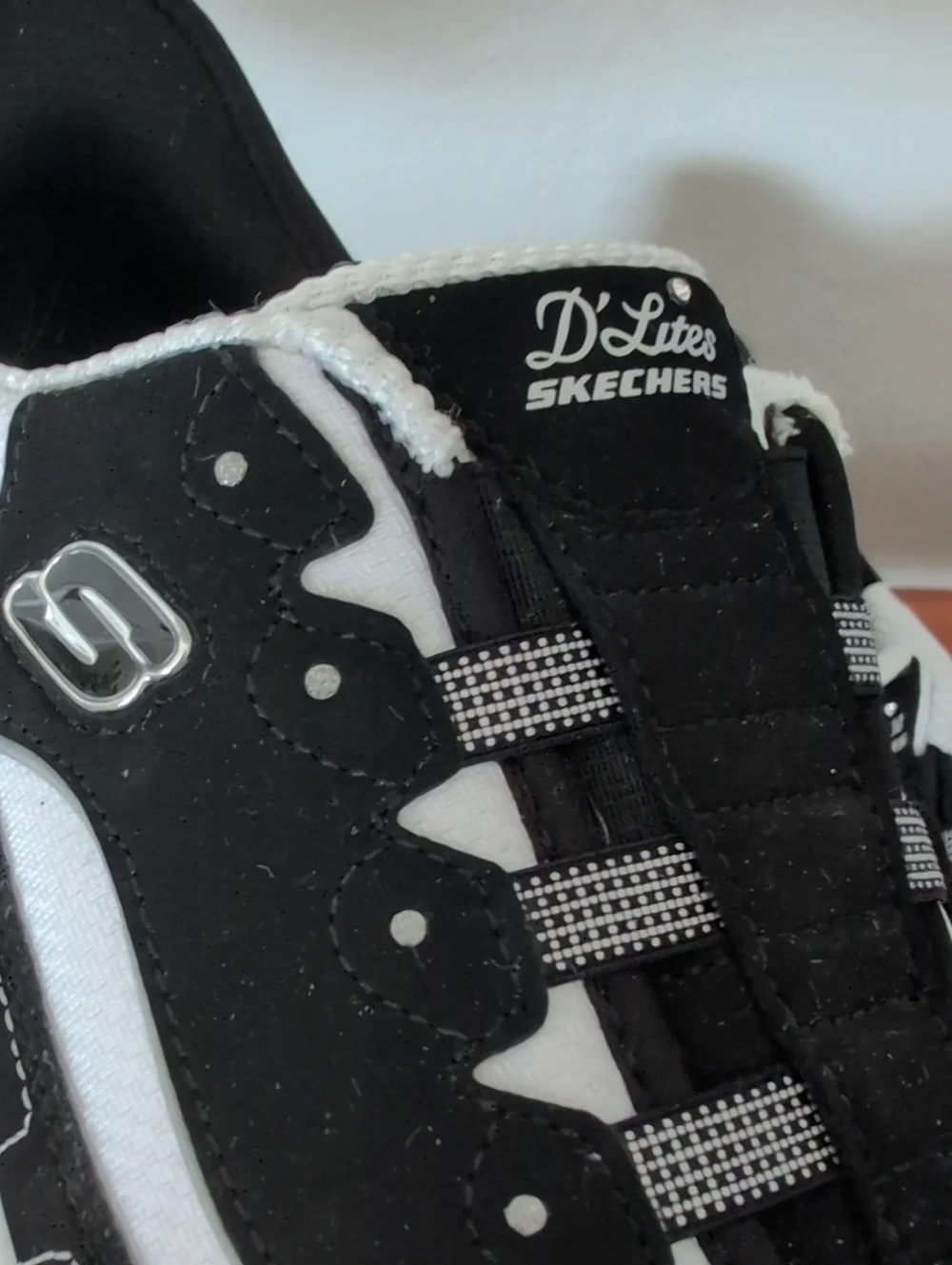 Skechers Slip In DLite's Fan Girl Black and White  Athletic Sneakers Size 8